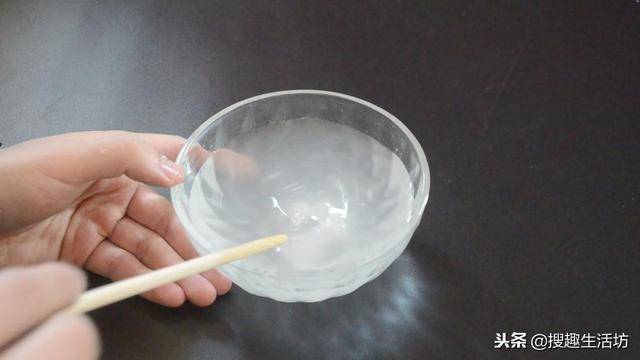 風油精加牙膏混合，作用太棒了，一年能省下不少錢，越早知道越好