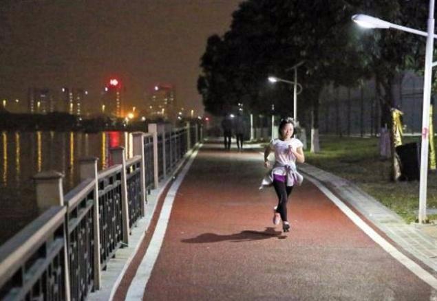 晨跑和夜跑，哪一種燃脂、減肥效果好？看看你跑對了嗎？