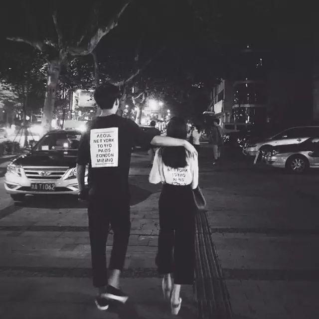 阿姨，你說你兒子的前女友好，那你找她當你兒媳吧，這婚我不結了