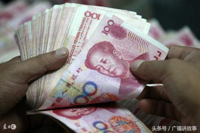 婆婆借10萬塊錢沒還，我媽生病去要錢，聽完婆婆的話我追著她打