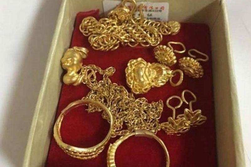 外甥女借住我家四年，我的結婚首飾洗劫一空，報警後兒子臉色蒼白