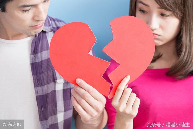 在餐廳偶遇前夫，過去打了聲招呼，見他本人和桌上的東西，我呆了