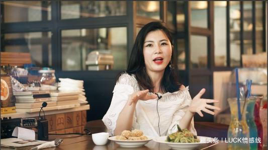 婆婆看不起鄉下兒媳，故意帶高檔店購物，看到兒媳購物過程傻住