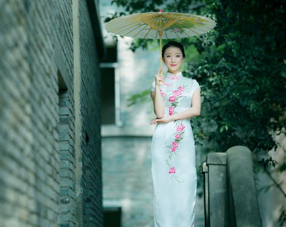 車禍之後，我躺在床上聽見婆婆和老公的對話，我悄悄拿掉氧氣罩！