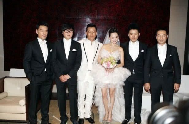 參加兄弟婚禮卻愛上新娘，3年後成自己老婆，婚禮轟動整個娛樂圈
