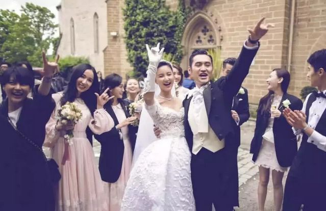 參加兄弟婚禮卻愛上新娘，3年後成自己老婆，婚禮轟動整個娛樂圈