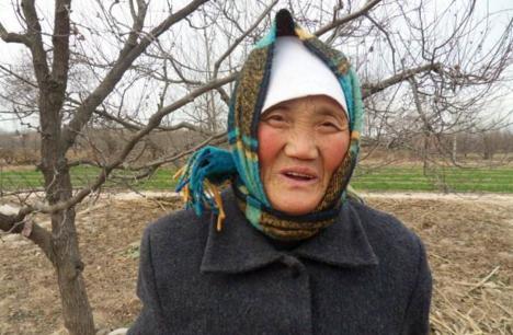 我懷孕後婆婆跑去給姑子帶孩，她生病姑子把她攆走，我笑接婆婆來