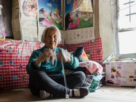 我懷孕後婆婆跑去給姑子帶孩，她生病姑子把她攆走，我笑接婆婆來
