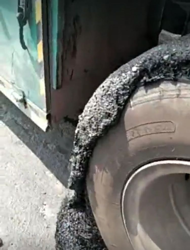 男子開車發現不對勁，以為車子拋錨了，下車查看後心涼了