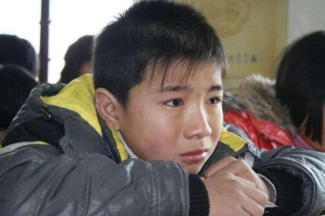 考上大學父親卻不供，我懷恨離家，8年後繼母才說出實情
