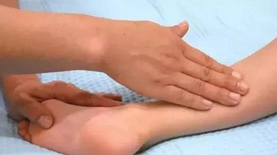 睡前5分鐘，堅持給孩子做這6個動作，不怕孩子長不高