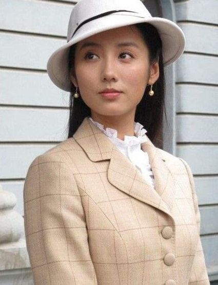 她是唐嫣閨蜜，拒絕潛規則出道十幾年零緋聞，今嫁東華上仙超幸福