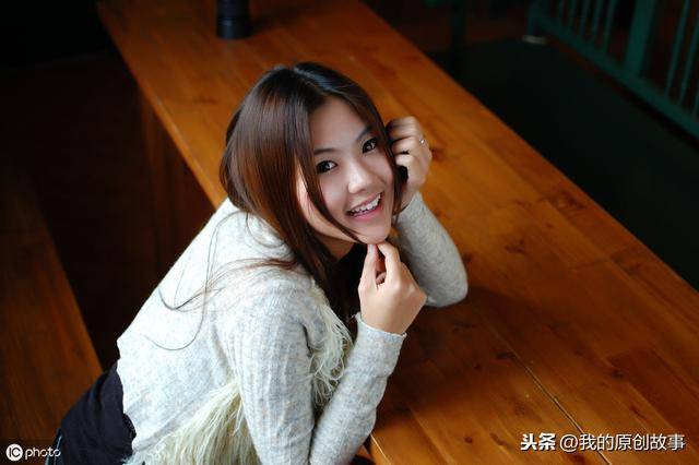 老公出軌女秘書，老婆不哭不鬧，而且自己凈身出戶，兩年后街上偶遇，丈夫蒙了