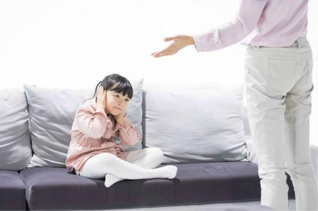 4歲女兒上完廁所就堵，母親悄悄跟過去，癱軟在地