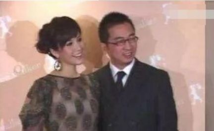 12年恩愛全是假象，不僅被家暴出軌，竟有5個私生子流浪在外！