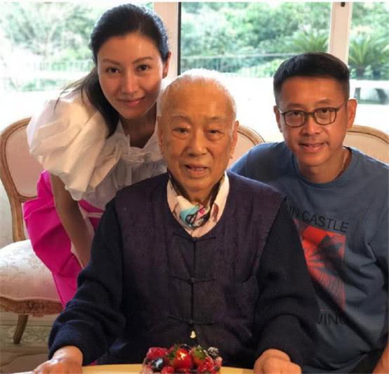 爺爺去世留他2百億，娶女明星老婆，父親怕他敗家每月只給10萬