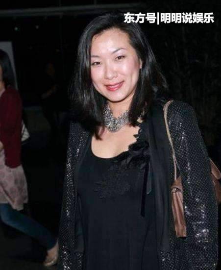 最丑港姐為了嫁他，等足12年，最後靠意外懷孕成功結婚！