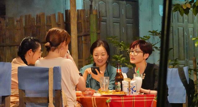 大小S阿雅範曉萱姐妹團出遊，大S顏值最嫩仿佛看到「杉菜」！