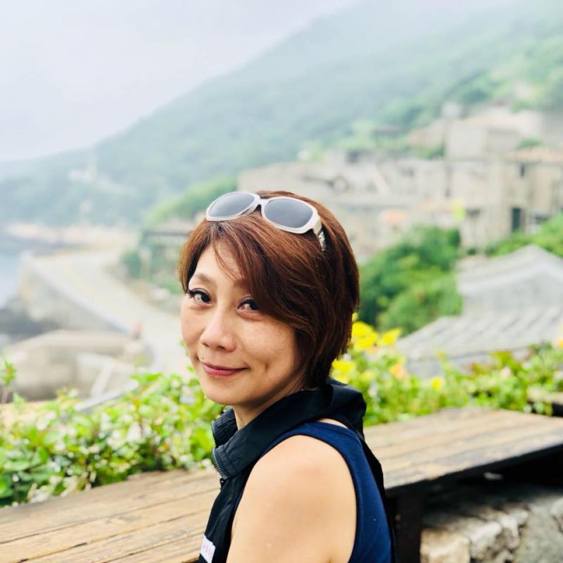 帶失智父親參觀養護中心，父親一句「你不要我了嗎」，讓郎祖筠落下淚來！ 