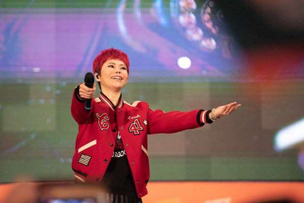 51歲詹雅雯曾因幫助被家暴女孩，致腰部受傷！被稱「公益天后」的她直言：我的生命是眾生的! 