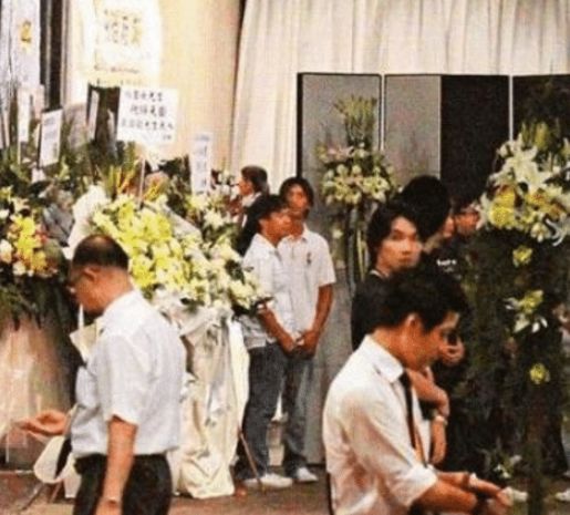 香港「僵屍祖師」林正英, 葬禮寒酸，卻發生一怪事，至今還是一個迷