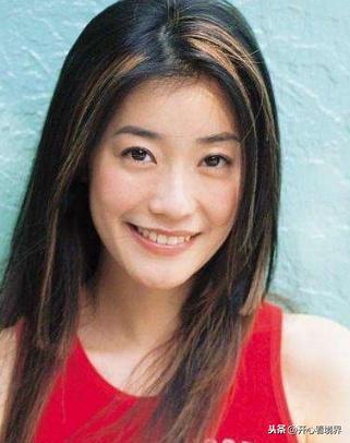 她是圈中公認才女，曾被謝霆鋒倒追，嫁豪門連生4胎，43歲成贏家