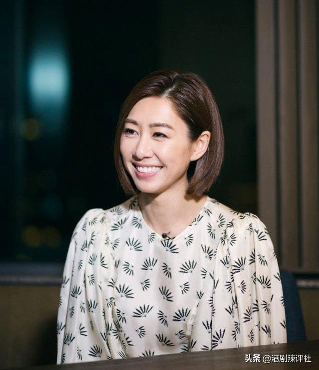 錯失馬國明單身至今，胡定欣賀父母結婚周年，疑惑自己是否能結婚