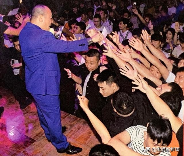 TVB演員遭秒殺？香港藝人吳志雄內地商演月入百萬，躍升千萬富翁