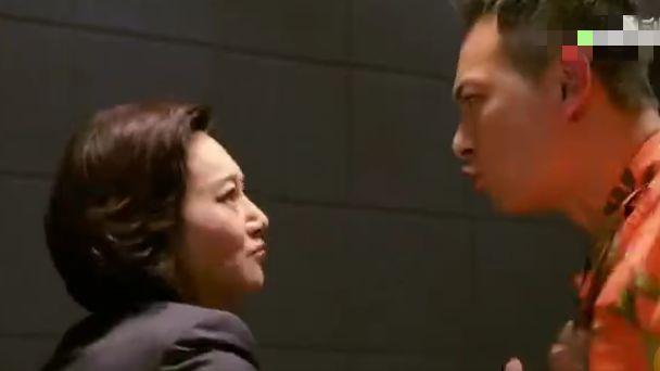TVB巨製《鐵探》開播！袁偉豪一出場就被爆頭，堪稱2019最慘男主!