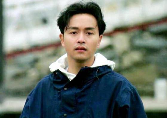 張國榮離世16年，歌迷製作千紙鶴悼念「哥哥」，但沒想到現奇跡出現了，網友：【哥哥有在看】