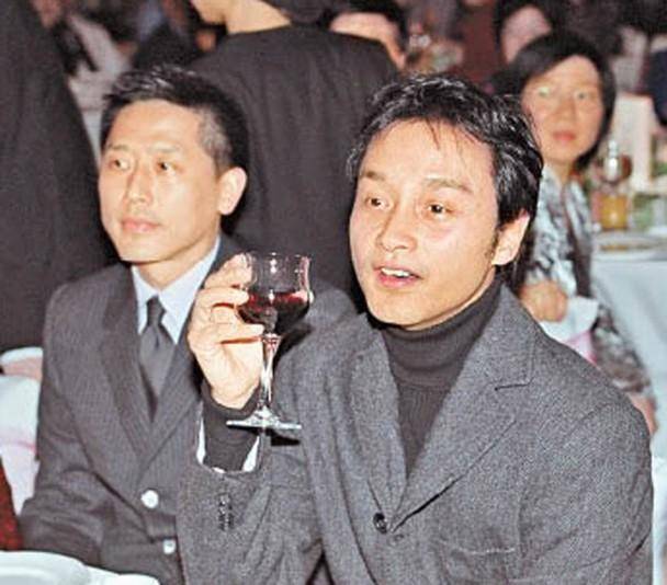 張國榮離世16年，歌迷製作千紙鶴悼念「哥哥」，但沒想到現奇跡出現了，網友：【哥哥有在看】