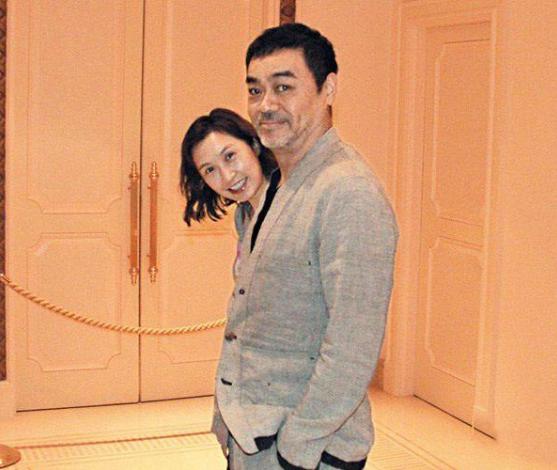 52歲郭藹明出席活動，保養得宜容貌秀麗，與小年輕站一起毫不遜色！