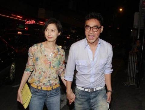 52歲郭藹明出席活動，保養得宜容貌秀麗，與小年輕站一起毫不遜色！