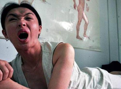 變性22年，只有穿上旗袍才勉強像個女人，看完她的素顏照不要吃驚