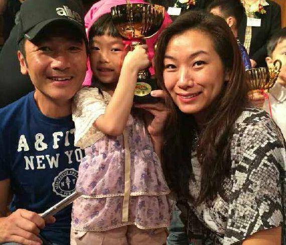 方中信50歲老婆曝光，原來是我們熟悉的她，網友：可惜了男神！  