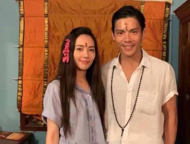 向佐弟弟叫向佑，向佐的爺爺居然叫向前，網友：以後郭碧婷孩子取名啥？  網友不妨提提議