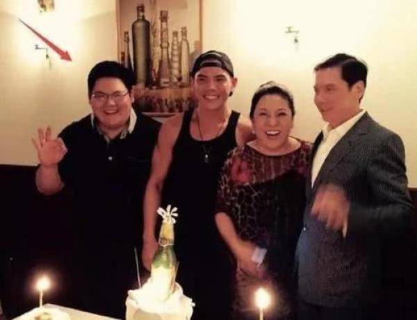 向佐弟弟叫向佑，向佐的爺爺居然叫向前，網友：以後郭碧婷孩子取名啥？  網友不妨提提議