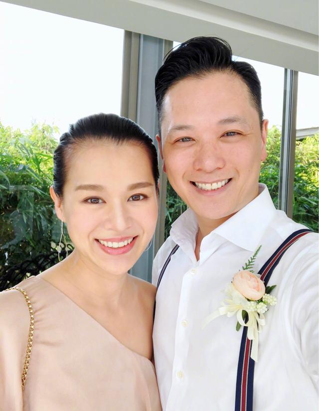 胡杏兒曬二胎孕肚照唯美，大兒子當哥哥很興奮，豪門老公有福了~~~