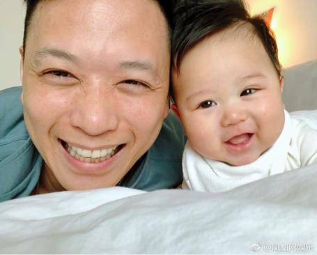 胡杏兒曬二胎孕肚照唯美，大兒子當哥哥很興奮，豪門老公有福了~~~