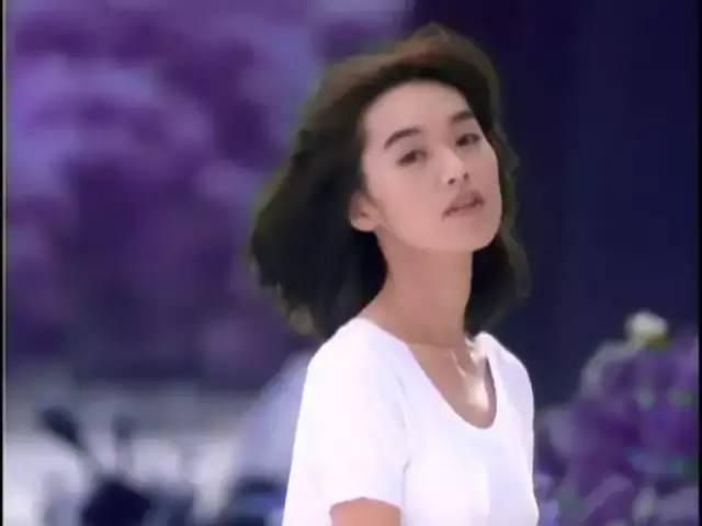 她也玩完了！一連被爆4個男友，原來都是假清純！可惜他卻愛上了渣男