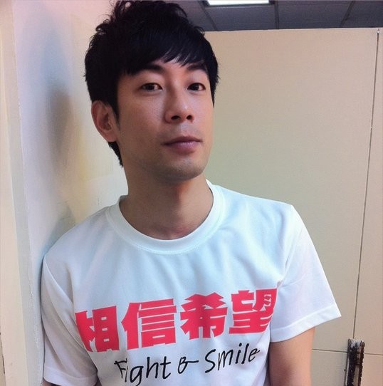 張善為半身不能動臥床神隱5年！如今「出院返家休養」！生日前爆料「身體有很大進步」助理喊話：請大家替他加油！