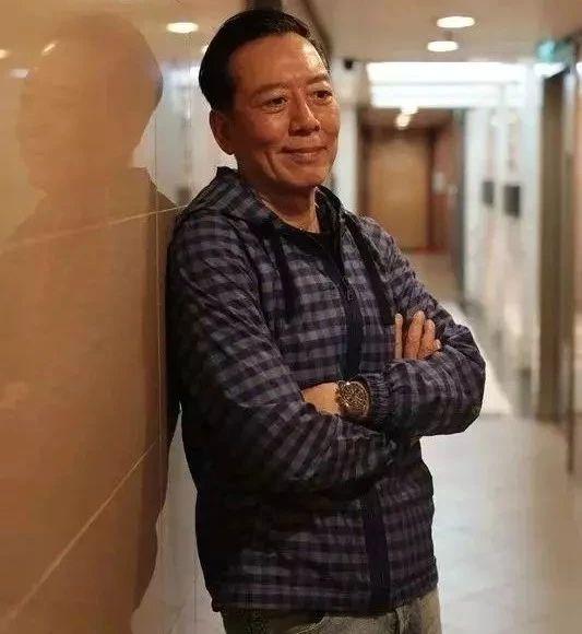患腎結石停工做手術！67歲前TVB金牌綠葉：現在沒人找我開工了