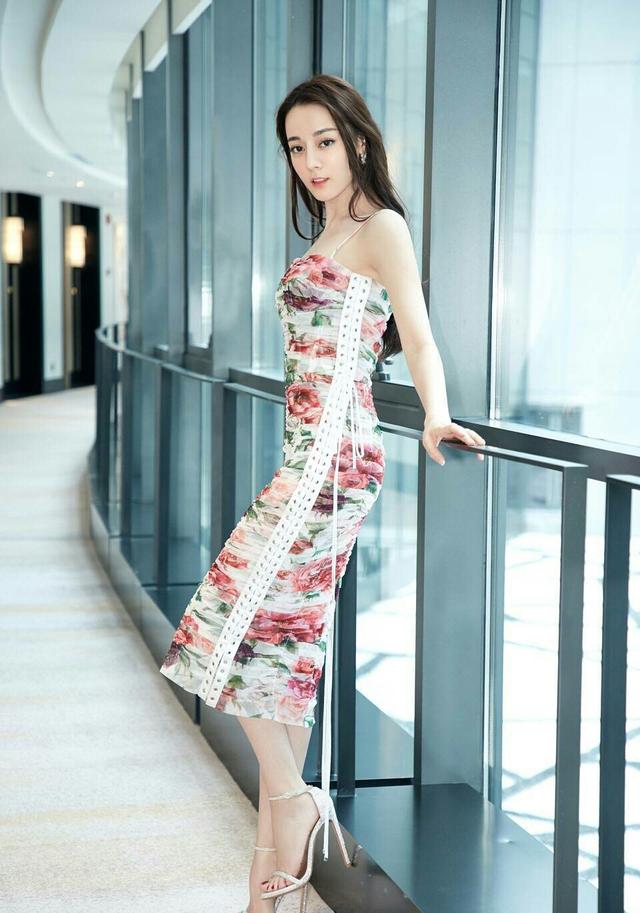 差超多！迪麗熱巴「真實身材照」瘋傳 網震驚：太離譜
