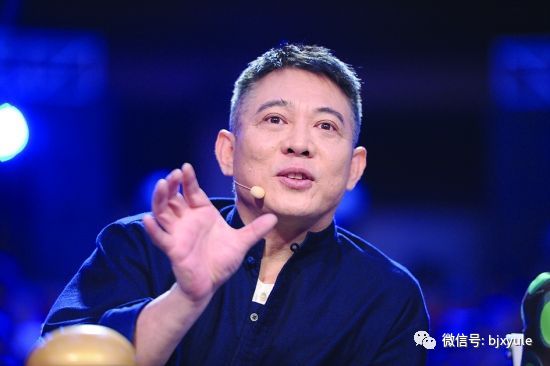 李連傑女兒，7歲給劉德華伴舞，8歲跟成龍走紅毯，16歲成這樣! 
