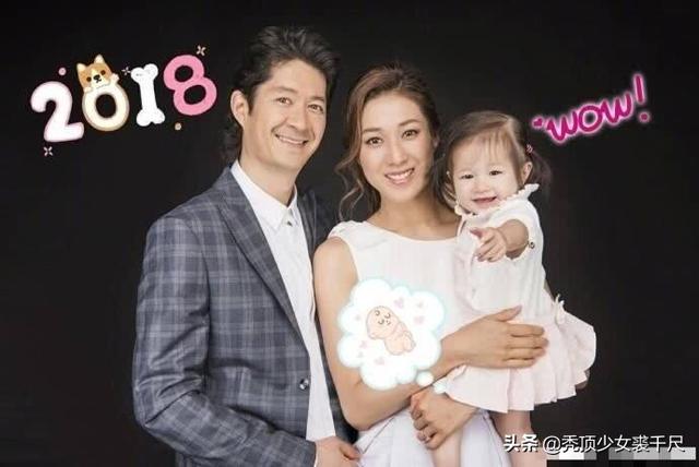 TVB小花鐘嘉欣首度帶二胎公開現身，寶寶頭髮濃密模樣俊俏可愛！
