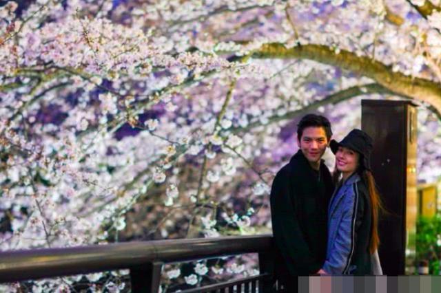 甜skr人！向佐日本街頭打郭碧婷臀部，網友笑稱好大聲！