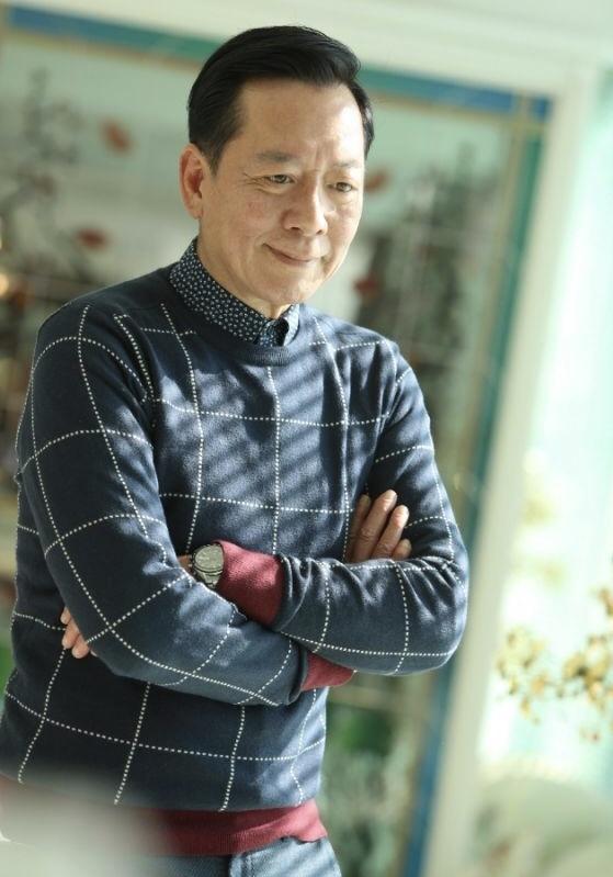 66歲TVB老戲骨駱應鈞患病無奈減產，出院至今無工作感嘆人走茶涼~~~