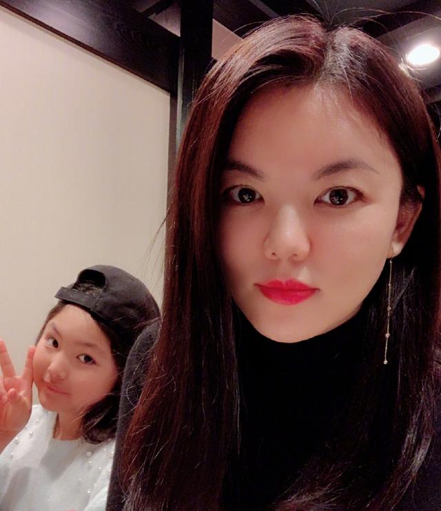 有一種「整容」叫王詩齡長大了！四肢修長，從胖妞蛻變成小美女