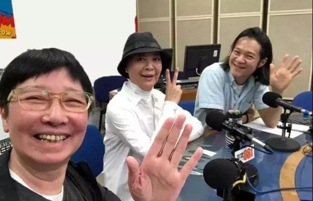 化療後變光頭！65歲TVB老戲骨患子宮癌，同性伴侶始終不離不棄！