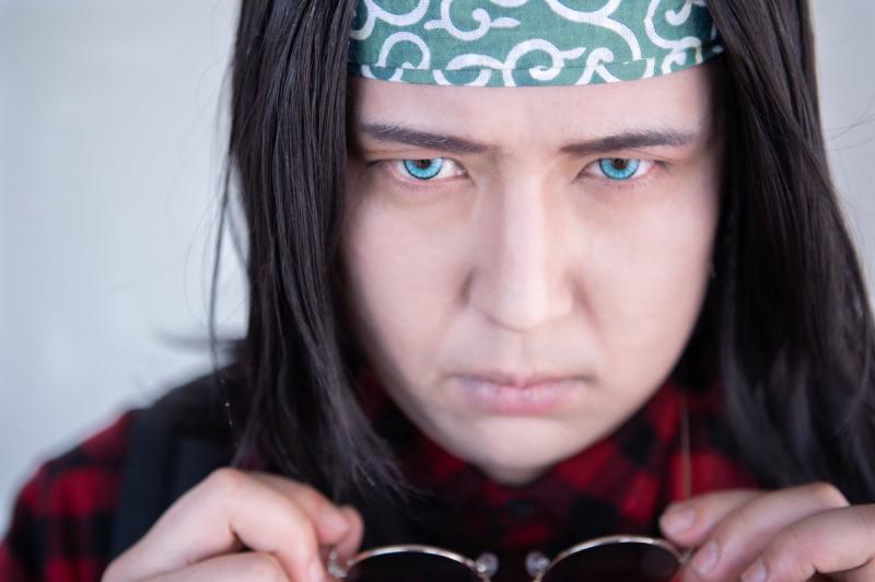 網友神扮演《遊戲三人娘》奧莉薇亞兄長，高還原度讓人懷疑是本尊！ 